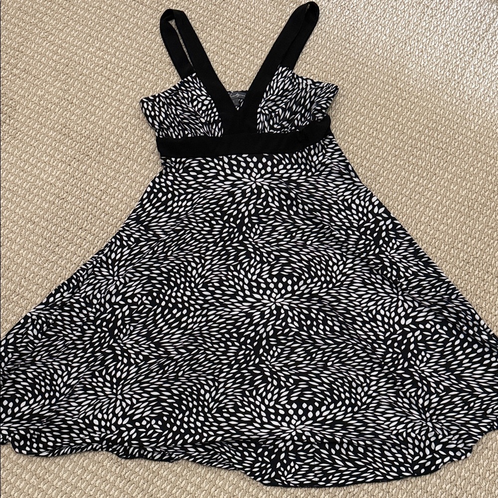 Forever 21 Monochrome Patterned Dress